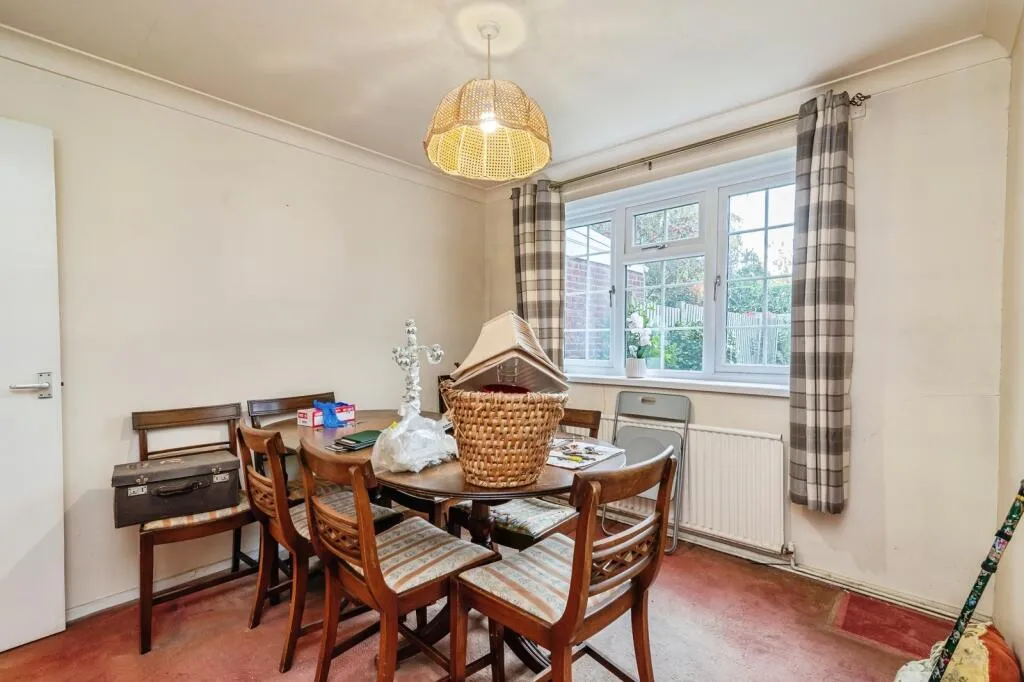 3 bed End of Terrace