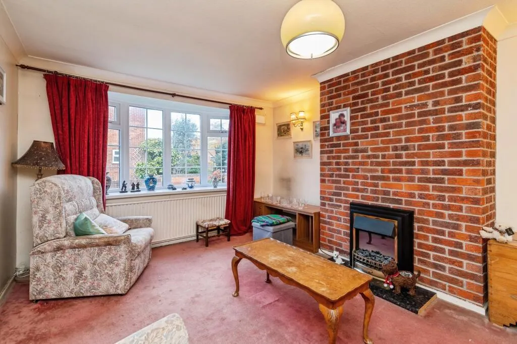 3 bed End of Terrace