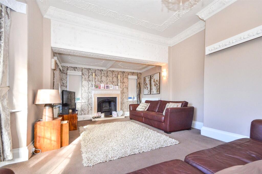 4 bed Semi-Detached