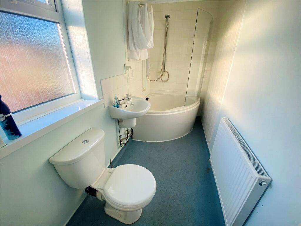 4 bed Semi-Detached