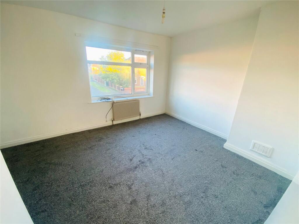 4 bed Semi-Detached