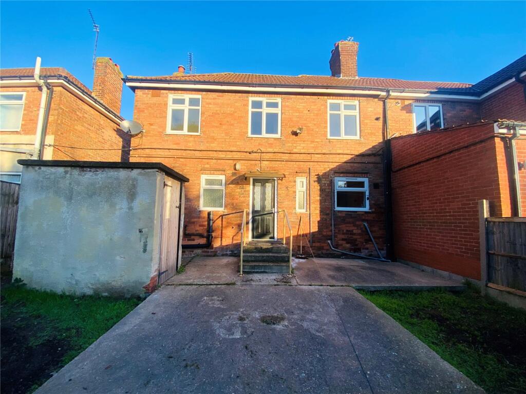 4 bed Semi-Detached