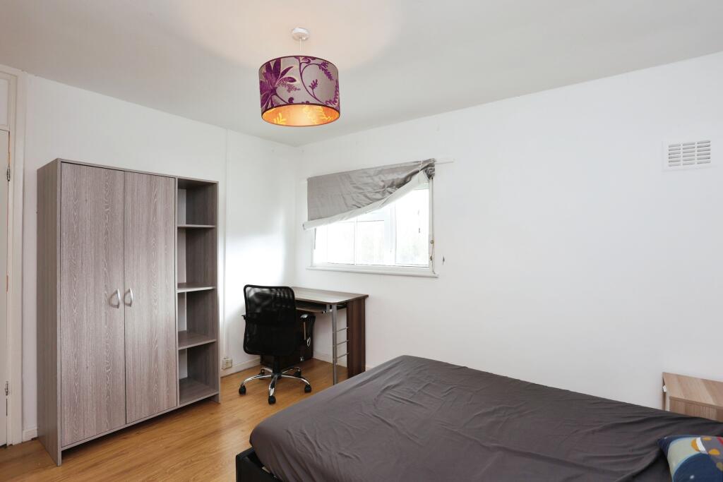 4 bed End of Terrace