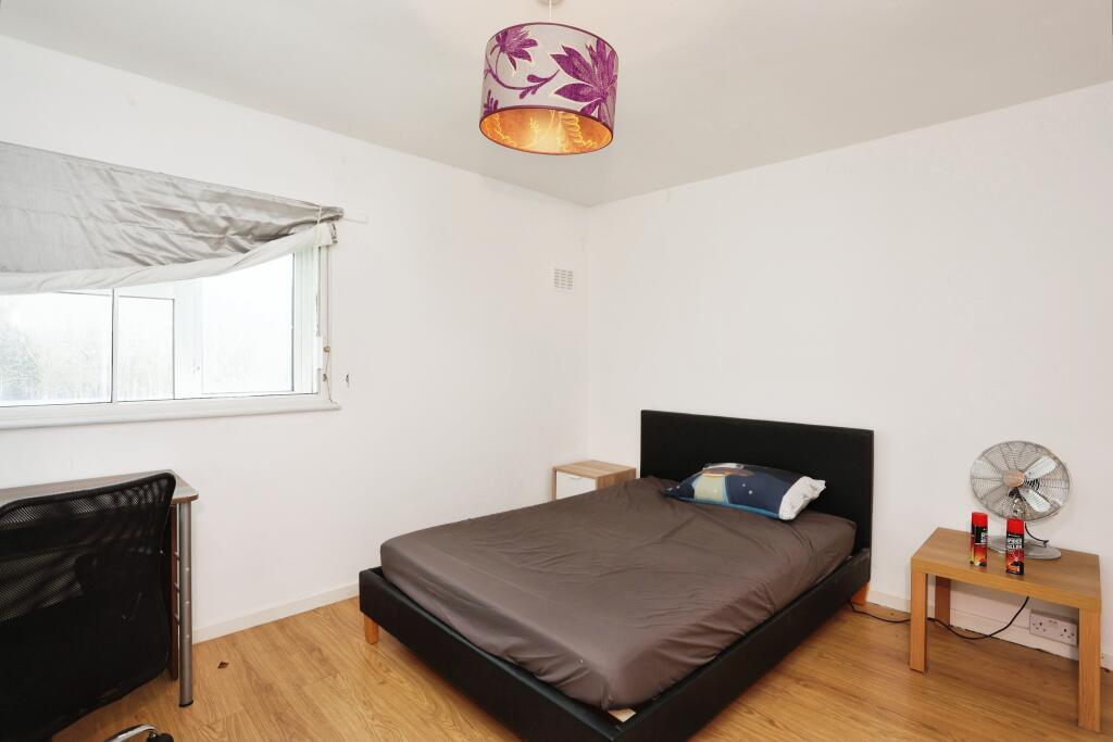 4 bed End of Terrace