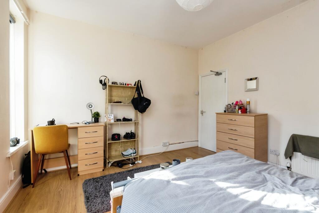 4 bed Terraced