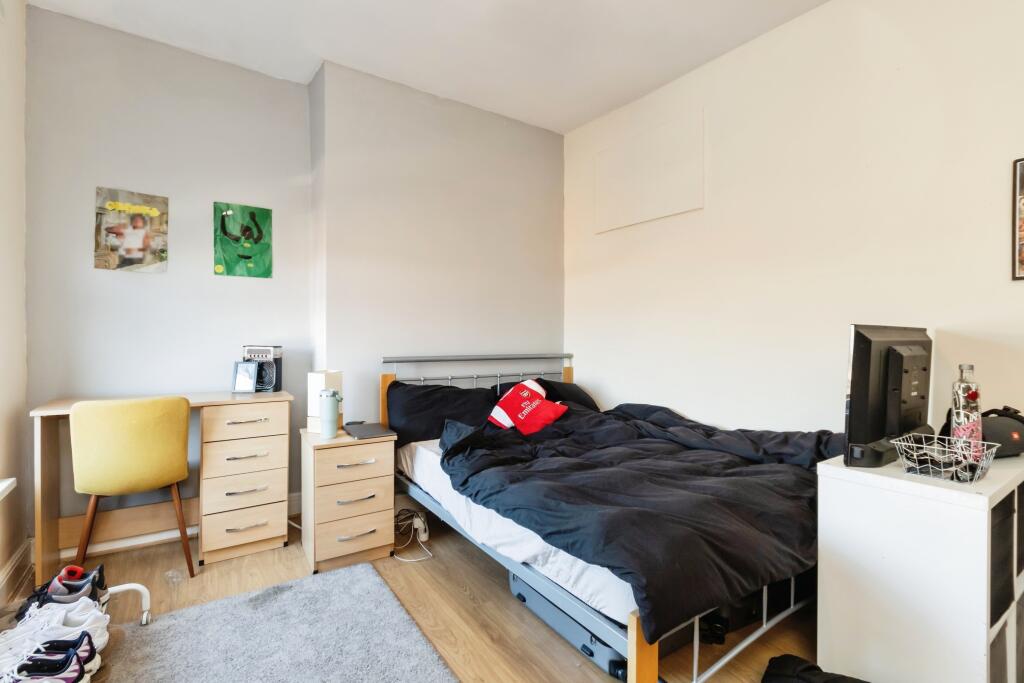 4 bed Terraced