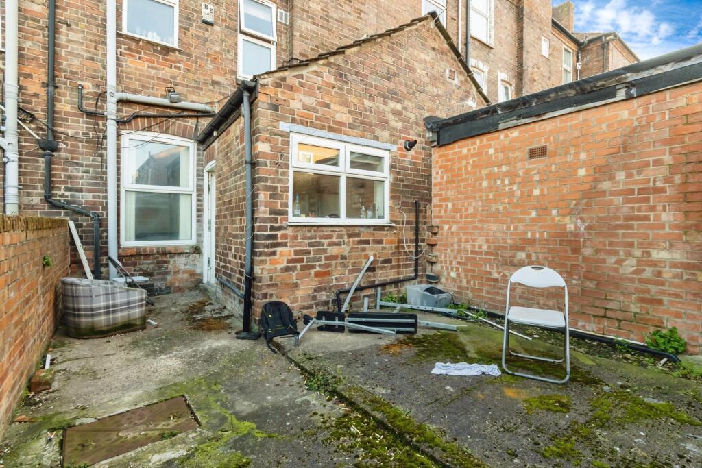 4 bed Terraced
