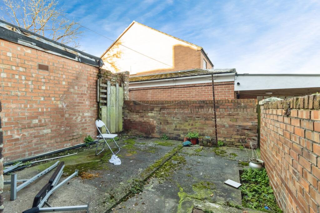 4 bed Terraced