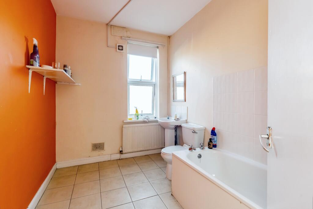 4 bed Terraced