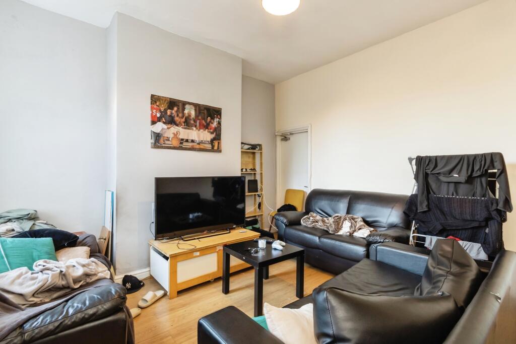4 bed Terraced