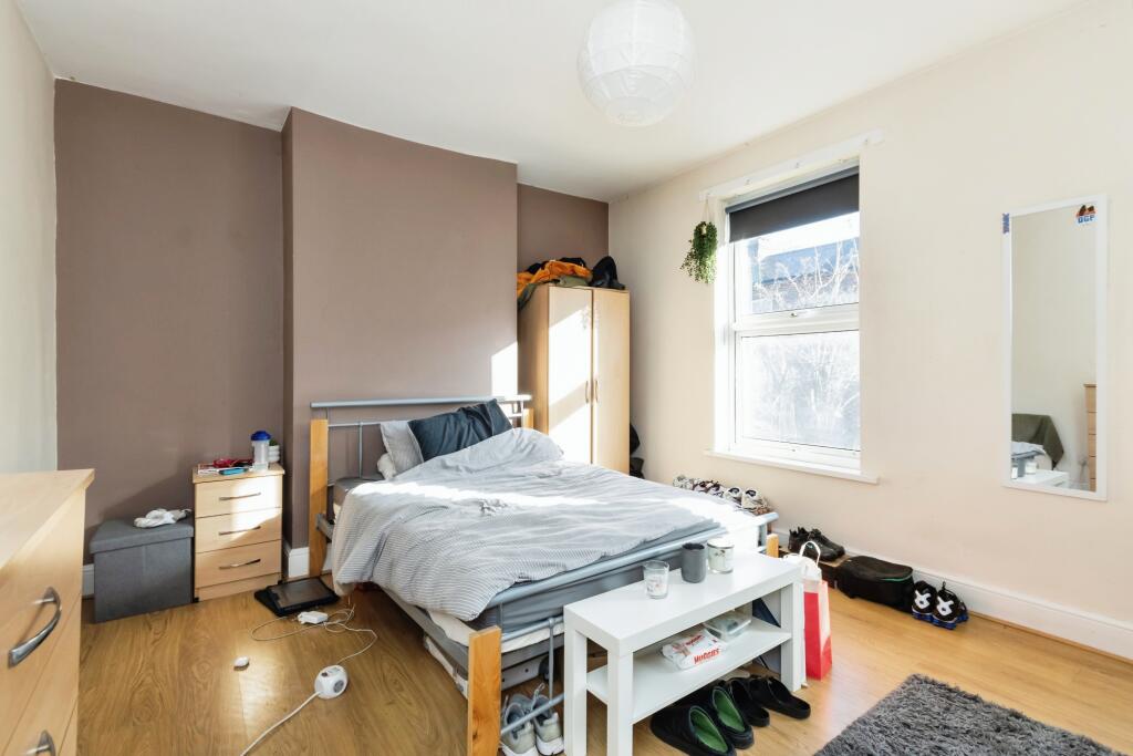 4 bed Terraced