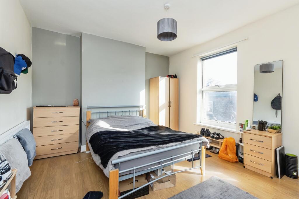 4 bed Terraced