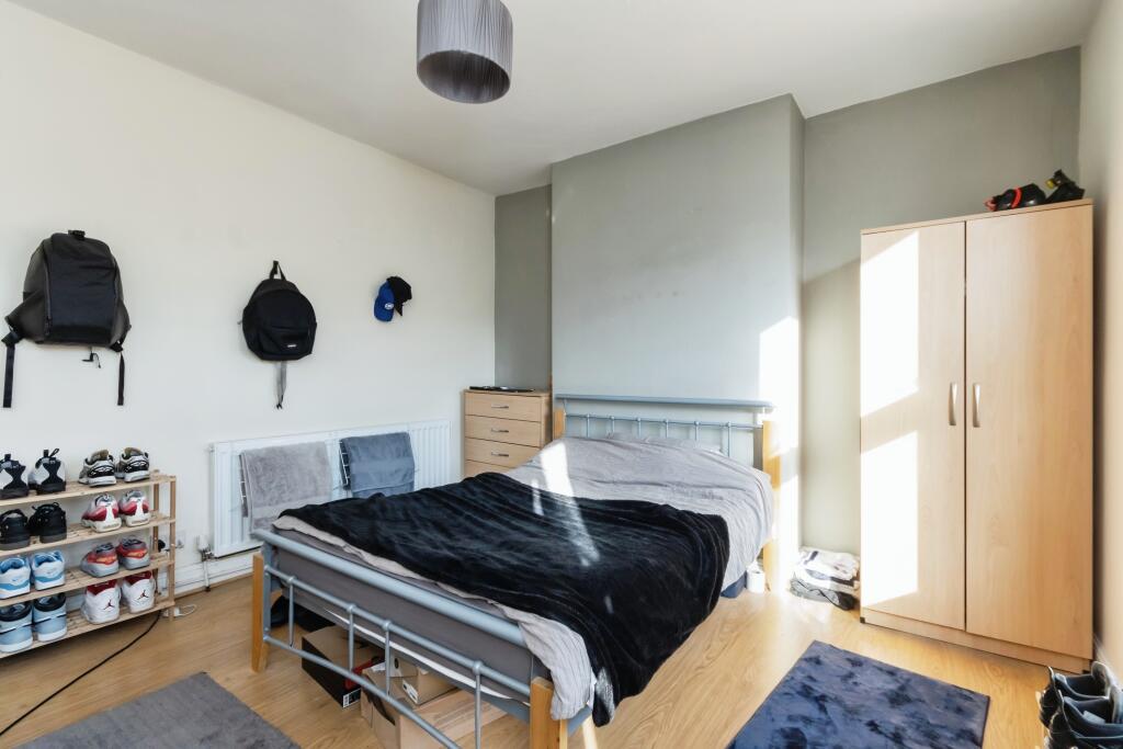 4 bed Terraced