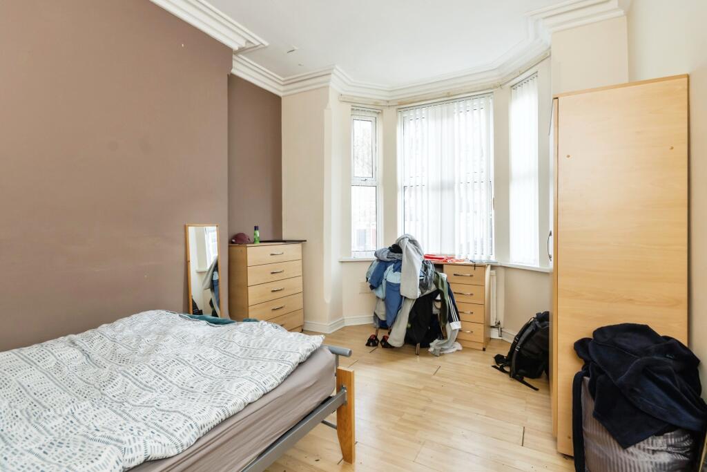 4 bed Terraced