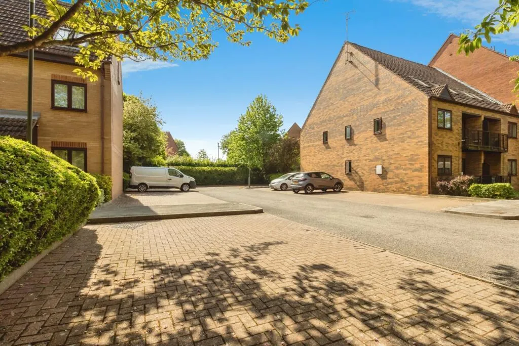 2 bed House