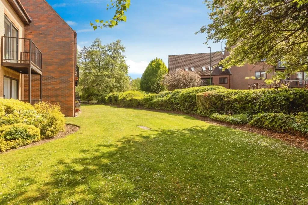 2 bed House