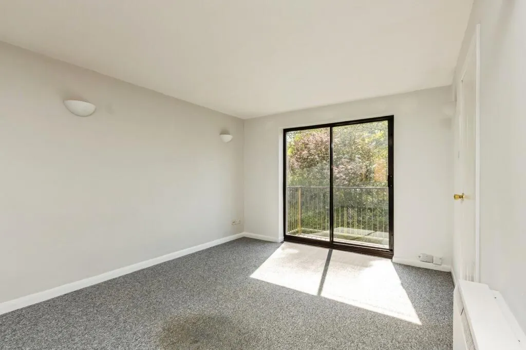 2 bed House