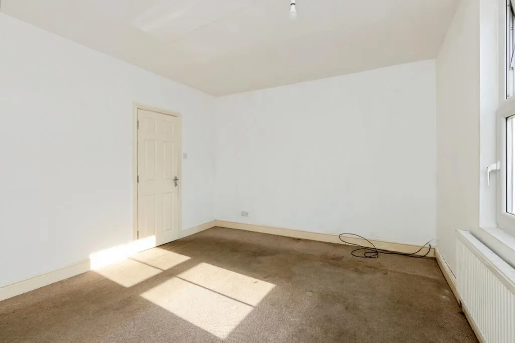 4 bed End of Terrace