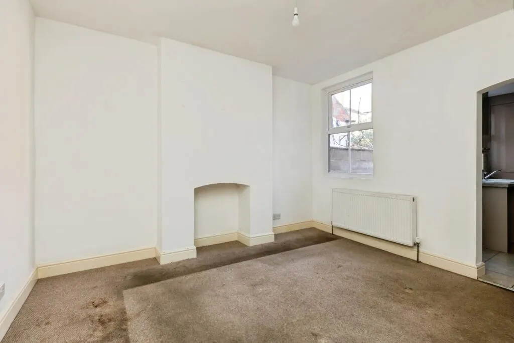 4 bed End of Terrace