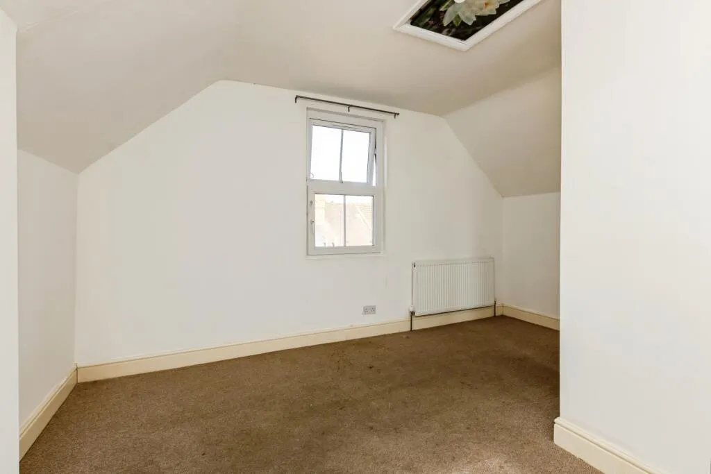 4 bed End of Terrace