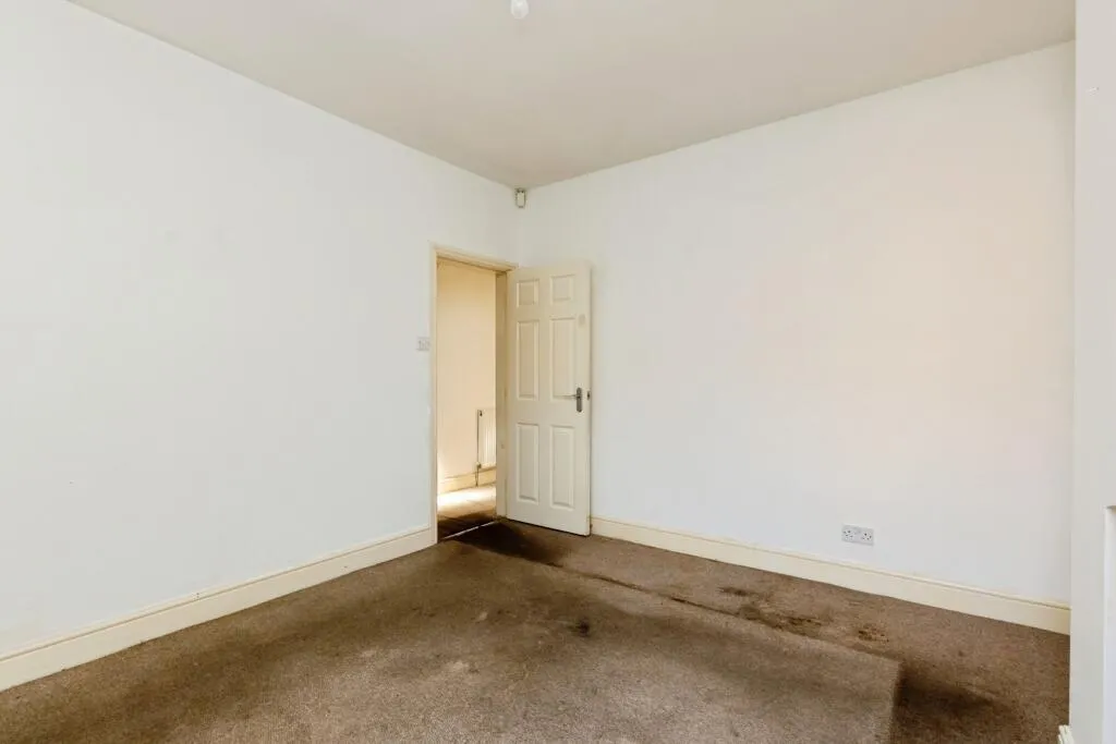 4 bed End of Terrace