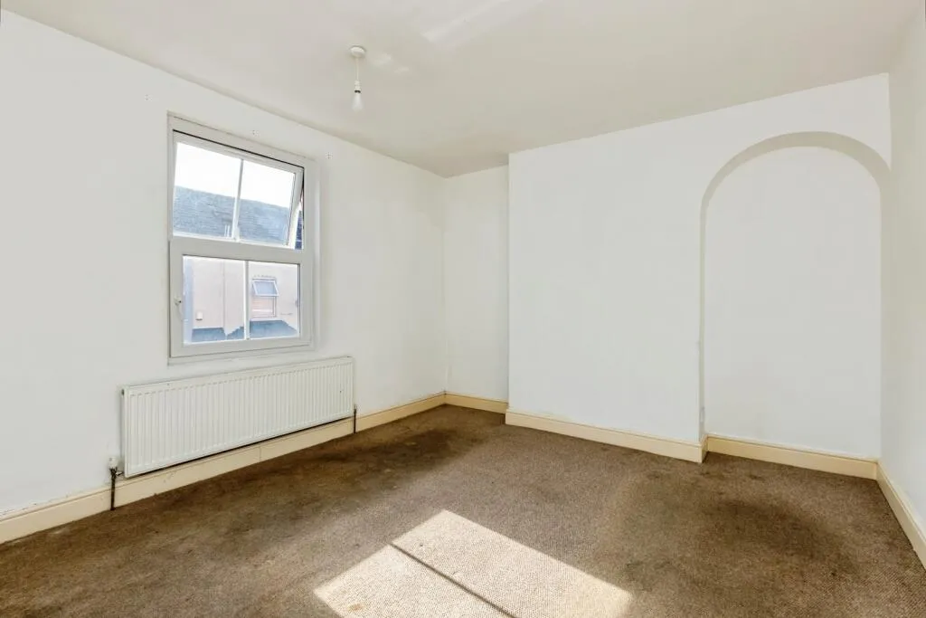 4 bed End of Terrace
