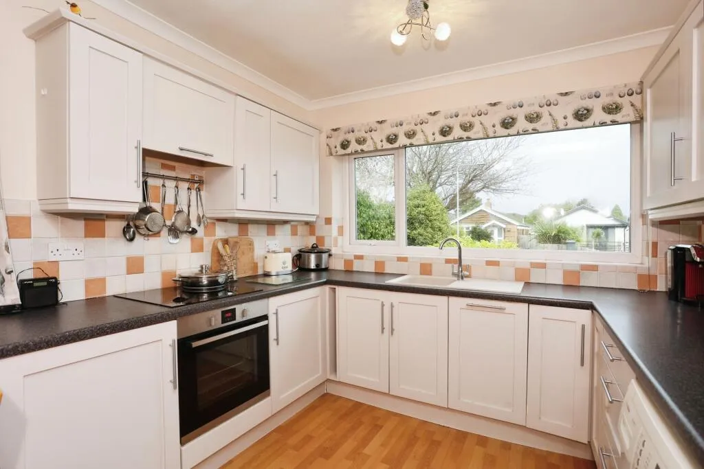 2 bed Detached Bungalow