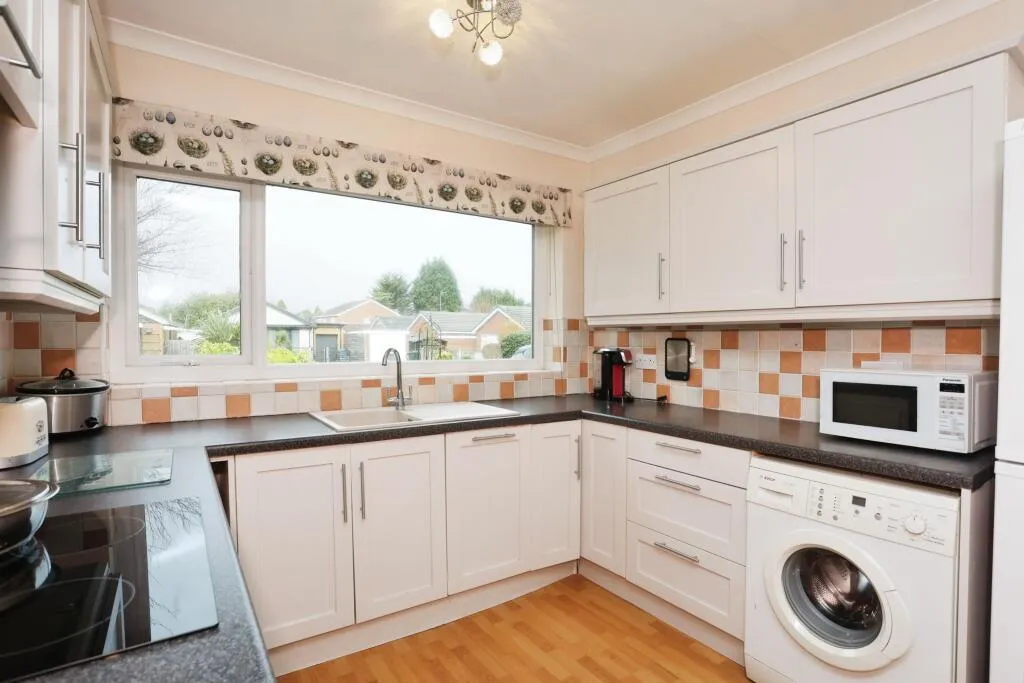 2 bed Detached Bungalow