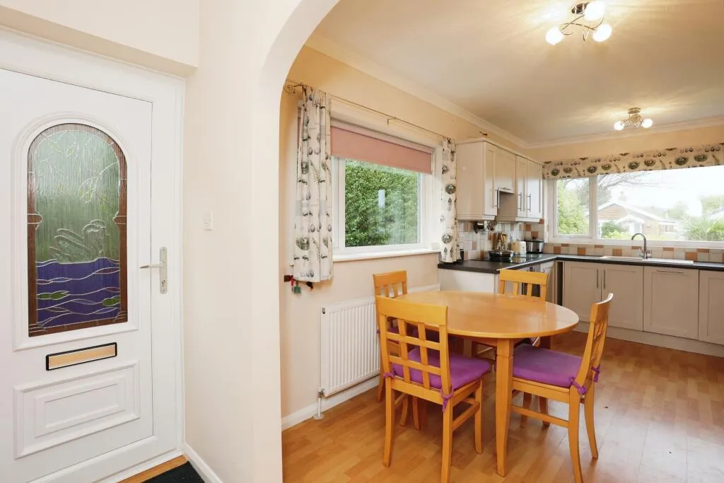2 bed Detached Bungalow