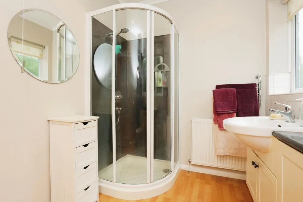 2 bed Detached Bungalow
