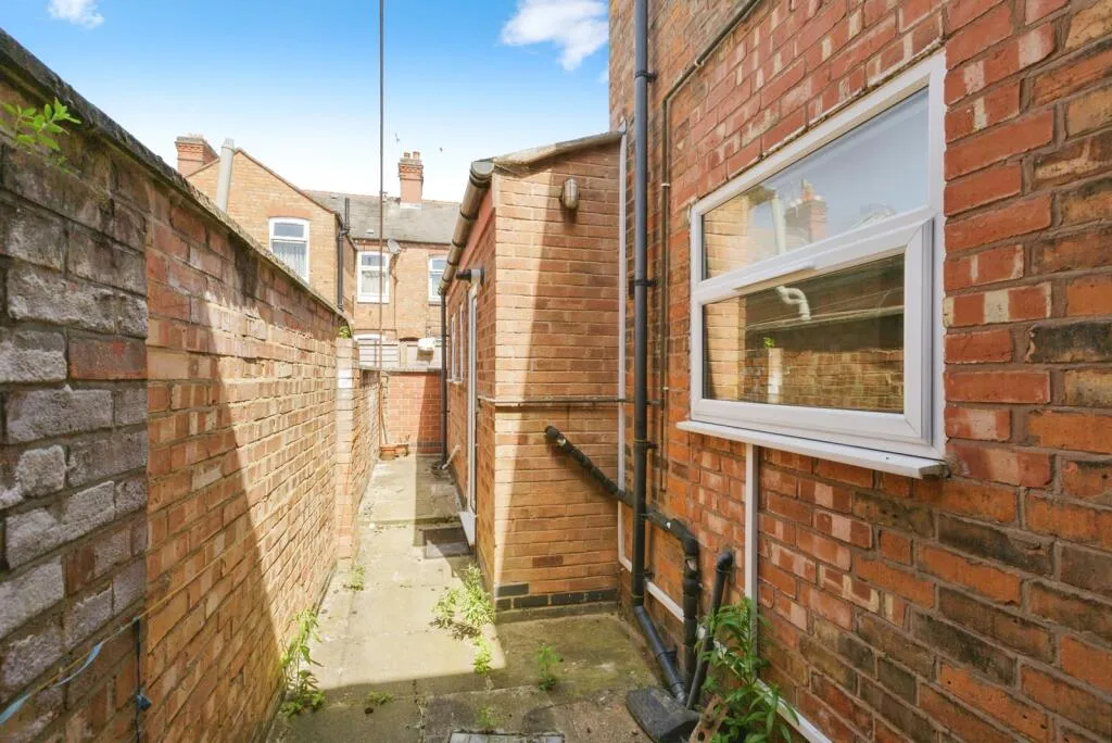 3 bed Terraced