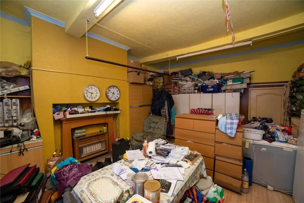 8 bed Character Property