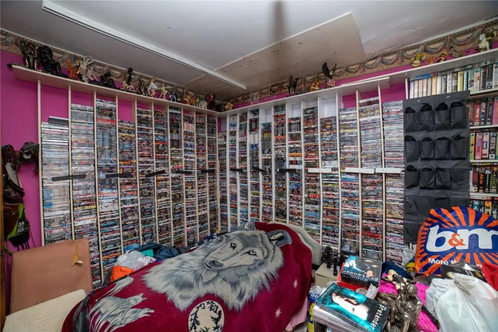 8 bed Character Property