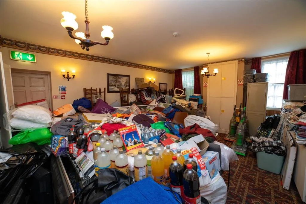 8 bed Character Property
