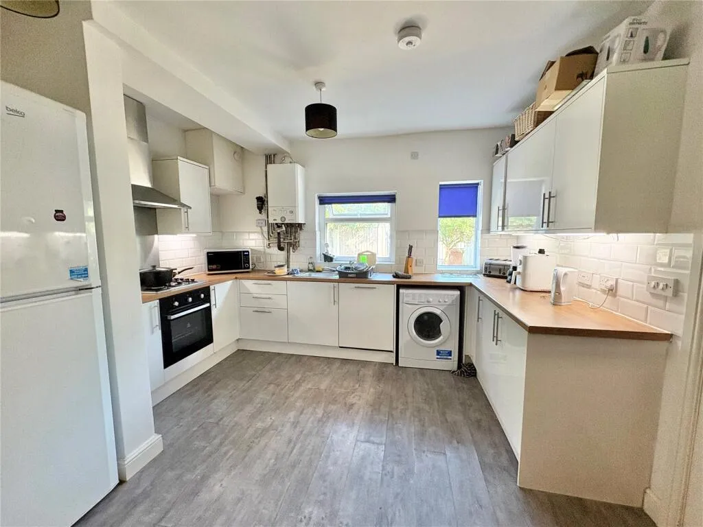 4 bed House