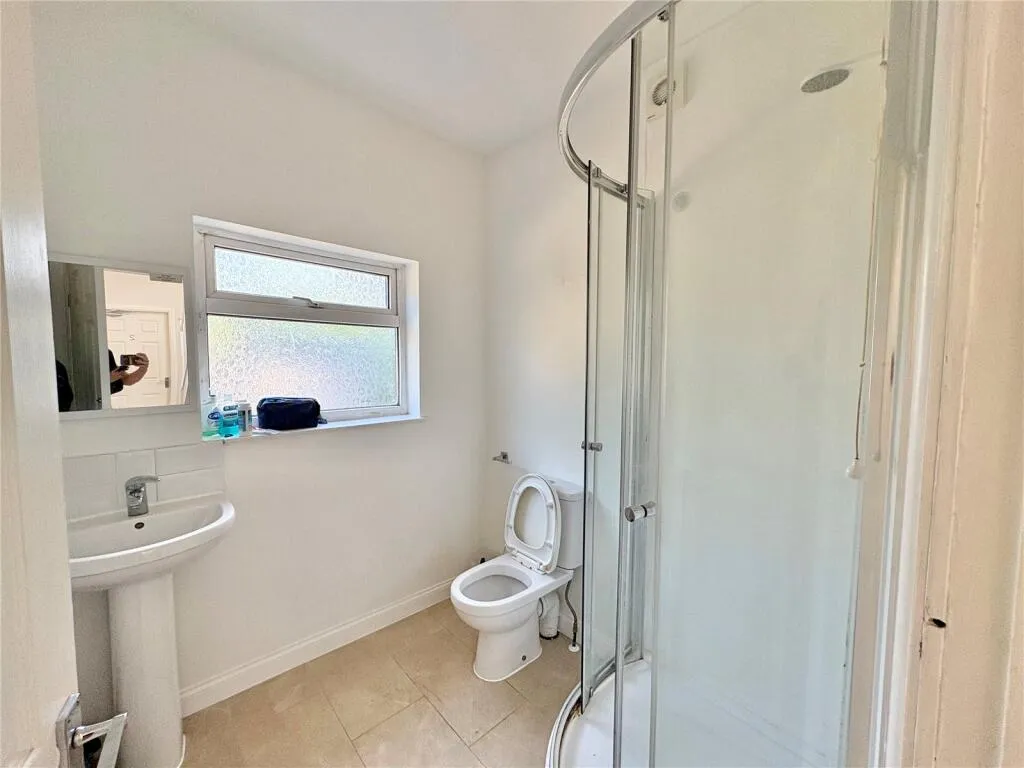 4 bed House