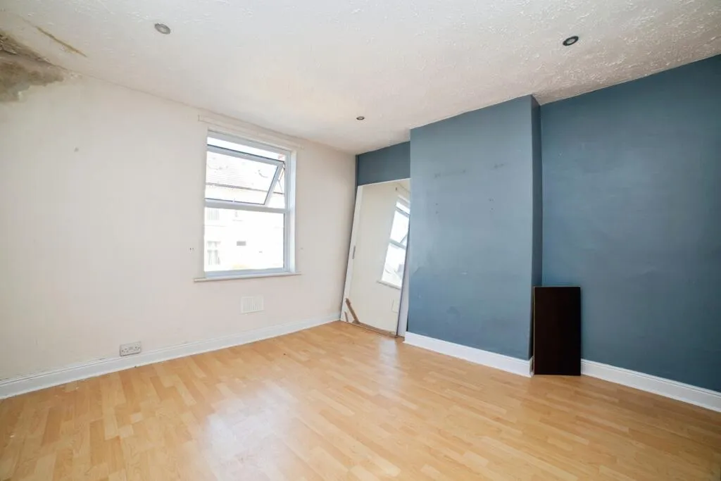 2 bed End of Terrace
