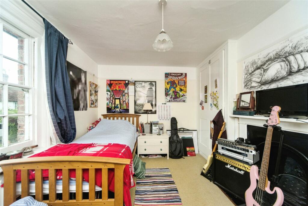 3 bed Terraced