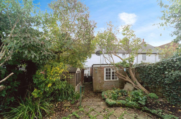 4 bed Cottage