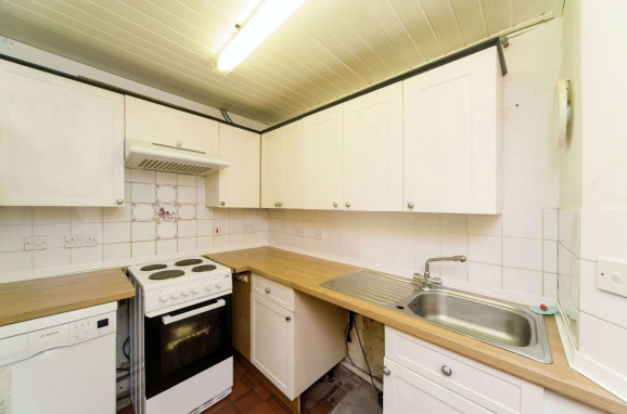 4 bed Cottage