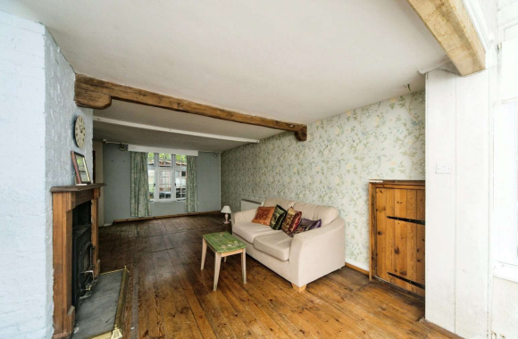 4 bed Cottage