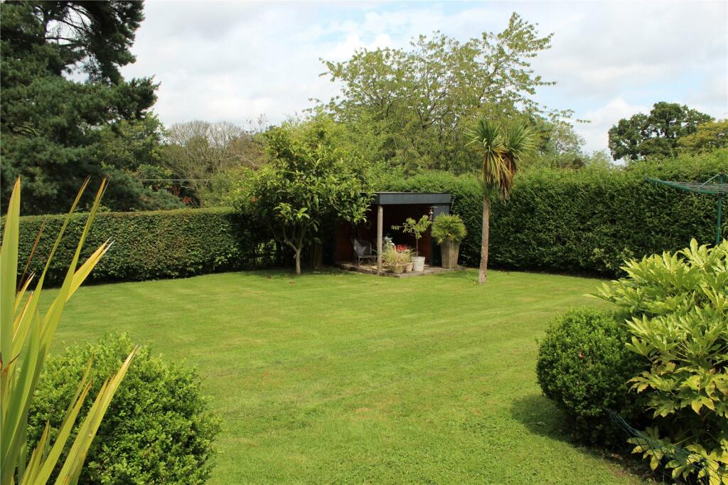 5 bed Detached