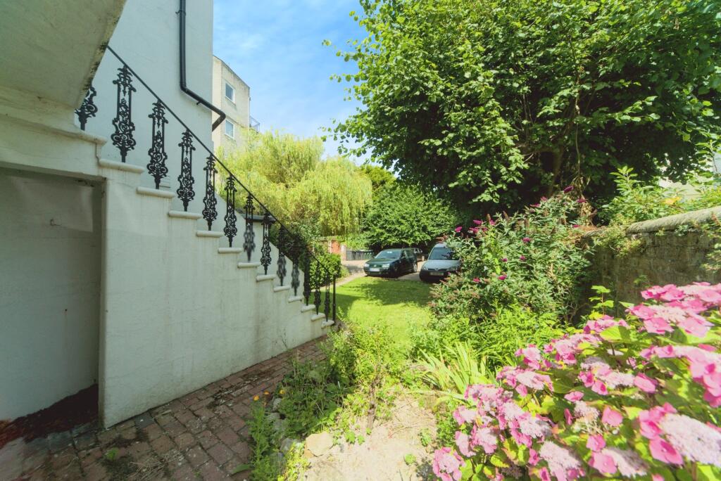 2 bed Apartment