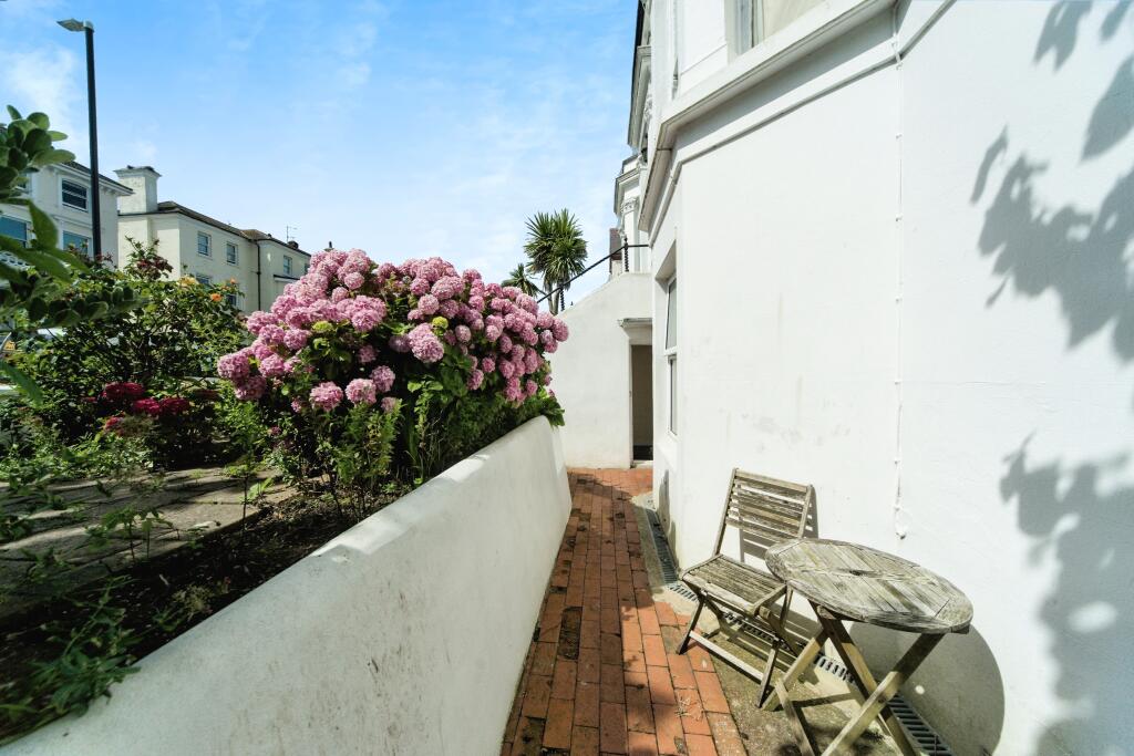 2 bed Apartment