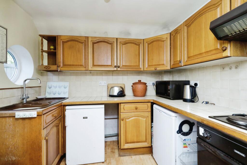 2 bed Semi-Detached