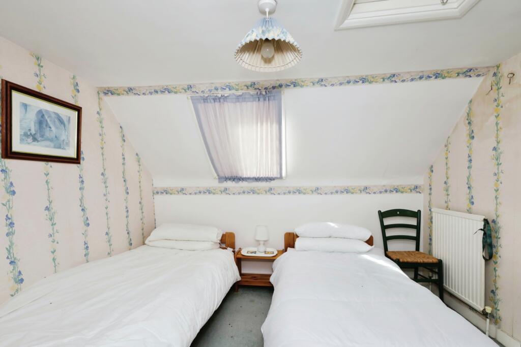 2 bed Semi-Detached