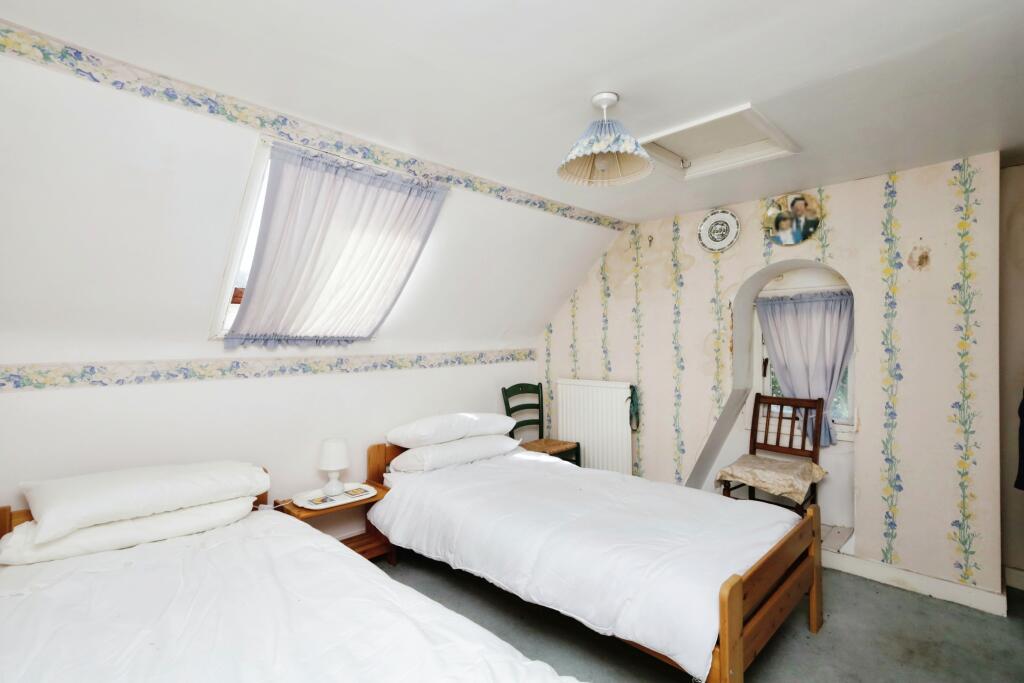 2 bed Semi-Detached