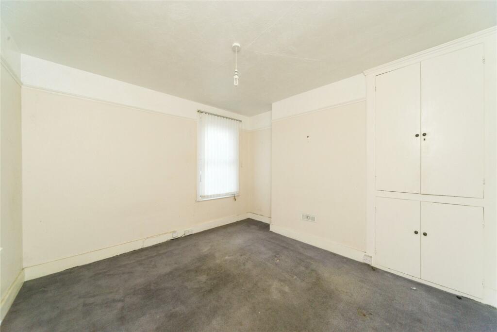 5 bed End of Terrace