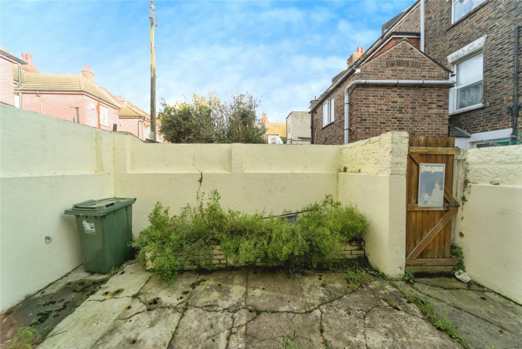5 bed End of Terrace