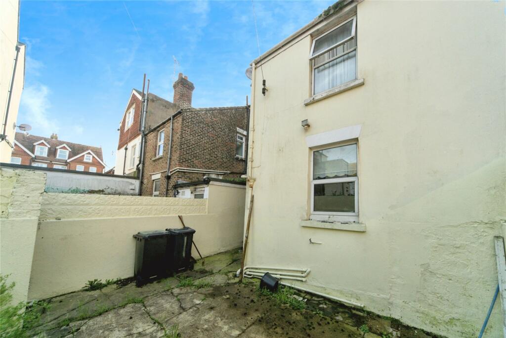 5 bed End of Terrace